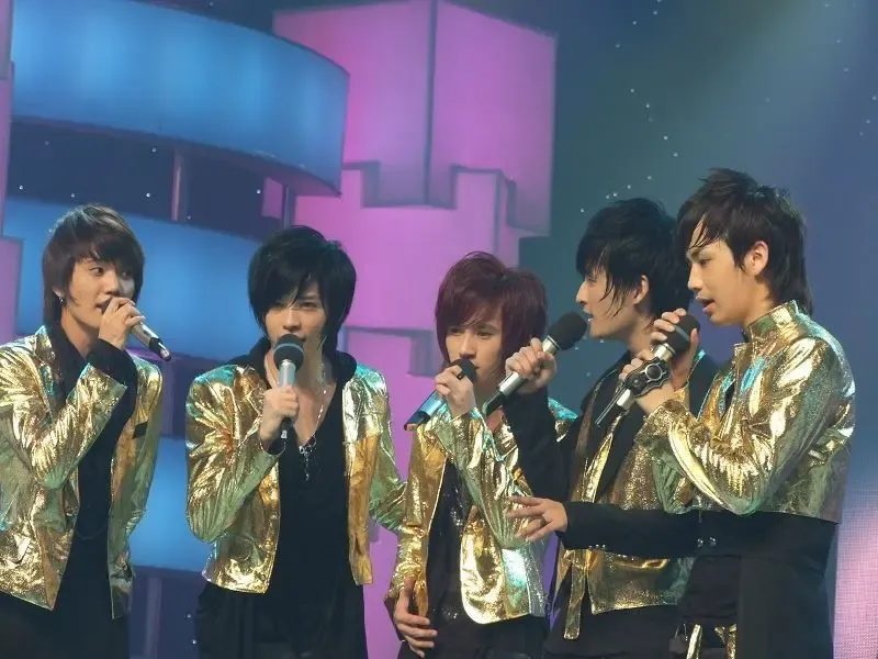 至上励合传绯闻+刘洲成.小五家居照曝光(图)