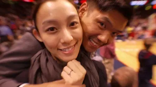 黑人向范玮琪下跪求婚