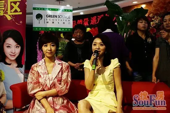 五一东方美居:都市快报美女主播签售现场爆棚实