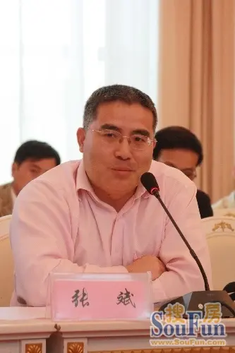 张斌
