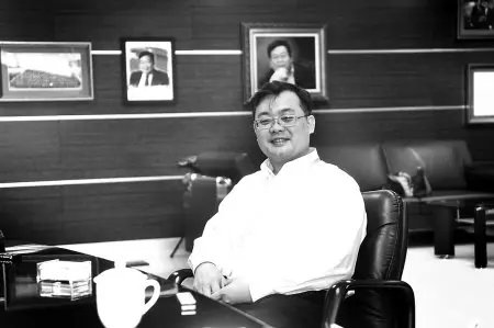 [摘要]                据了解,曹氏父子(曹德旺曹晖)近期捐款10亿元