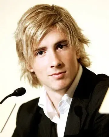 世界杯冠军花落西班牙 盘点足球帅哥家居照(图