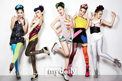 韩国当红歌手wonder+girls组合美艳家居照(组图