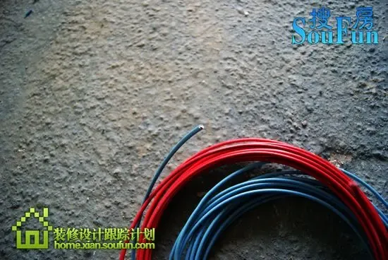 װ��ING��װ�����õ��������ǳ��أ�����Ҳ���Կ����Ϻ�ɫ��ͭ