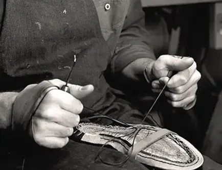 老鞋匠玩时尚+修鞋竟月入8000