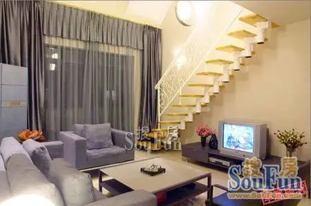 住别墅的女人 不同风情女人演绎不同别墅美(图) 住别墅的女人 不同风情女人演绎不同别墅美(图)