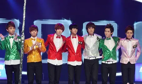 快男5强诞生陈翔再夺快男周冠军 帅气家居照盘