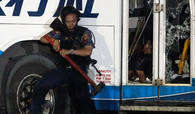 菲律宾前警员劫持人质 香港游客8人遇害(图)|搜