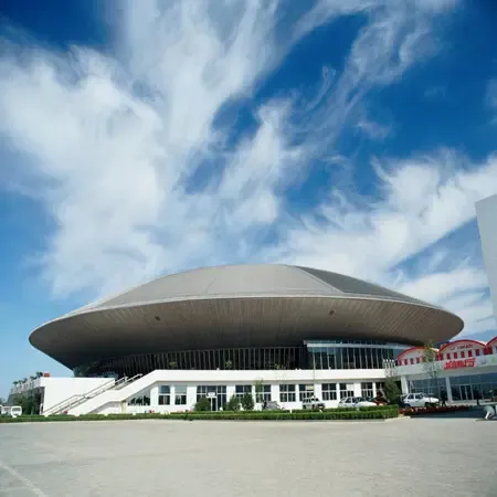 建筑风格中国VS<em>俄罗斯 美女</em>劲爆写真鼓舞男篮