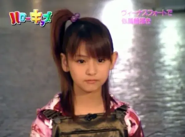 日本女明星童年素颜家居照大pk