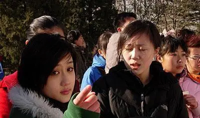湖南天上人间花魁竟是高材生 天上人间头牌美女家居照