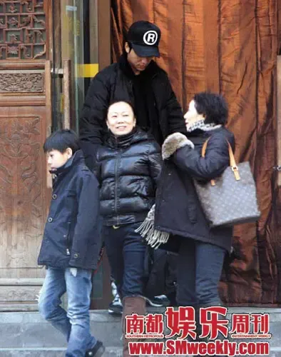 陈坤儿子照片曝光+盘点陈坤赵薇家居照(组图)