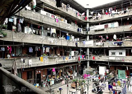 上海惊现"历史最悠久蜗居" 外型似"猪笼城寨"