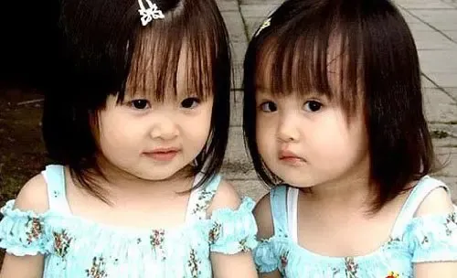 台湾双胞胎Sandy、Mandy长大了 最美姐妹花(图)_房