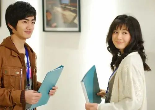 霍建华恋上<em>宁波妹</em>童蕾 一一向前冲家居照火花