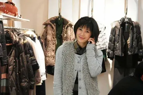 霍建华恋上<em>宁波妹</em>童蕾 一一向前冲家居照火花