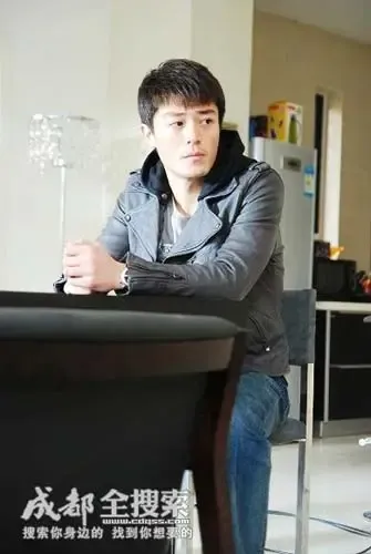 霍建华恋上<em>宁波妹</em>童蕾 一一向前冲家居照火花