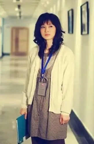 霍建华恋上<em>宁波妹</em>童蕾 一一向前冲家居照火花