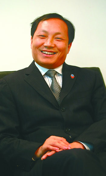 重庆钢运置业代理有限公司董事长 代育松