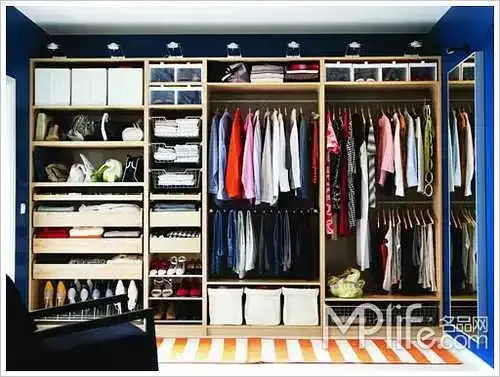 聪明主妇巧用<em>收纳法</em> 10招让小卧室瞬间扩大(图