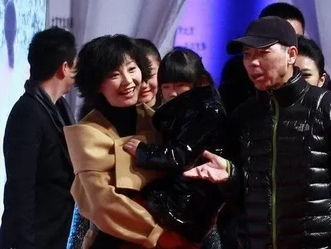 <em>陈凯歌</em>儿子首度曝光 家居照PK冯小刚的<em>女儿</em>(图