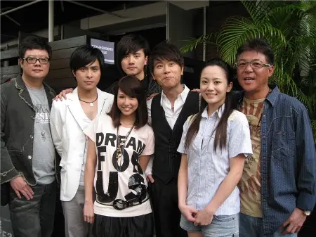 伍思凯张信哲林志炫做客《天天向上》|搜房地