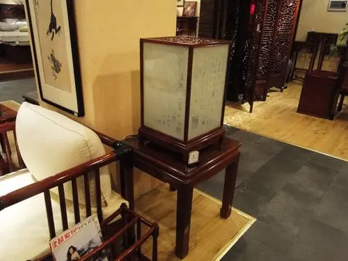 红木家具市场的“白”与“黑” 红木家具市场的“白”与“黑”