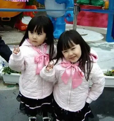 超萌<em>网络美女双胞胎</em>初长成