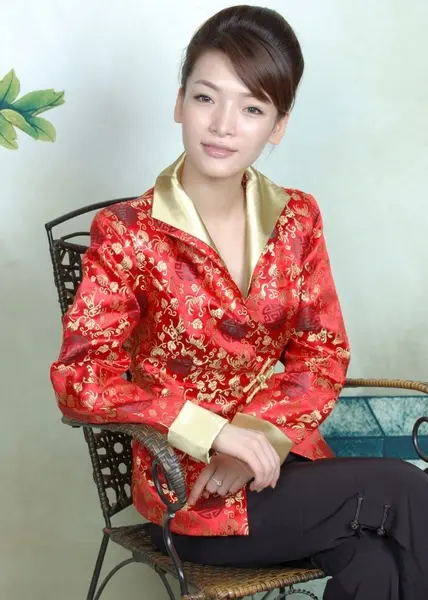 春节中国风盛行 投资唐装赚大钱(图)