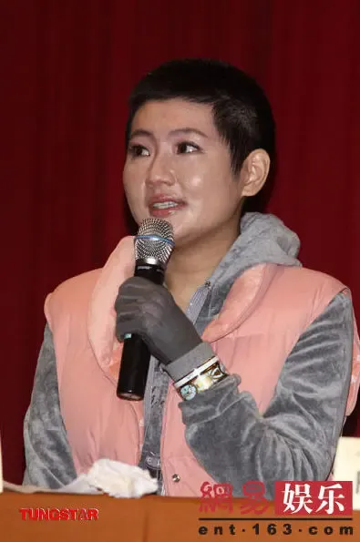 Selina任家萱烧伤照外露S.H.E记者会力挺(图)_房产