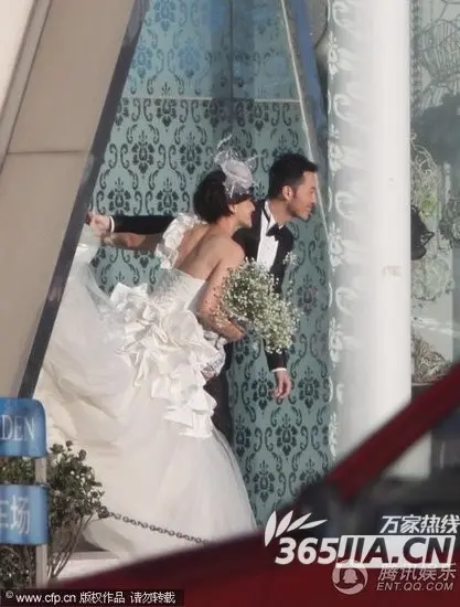 闫妮婚纱_闫妮性感图片(3)