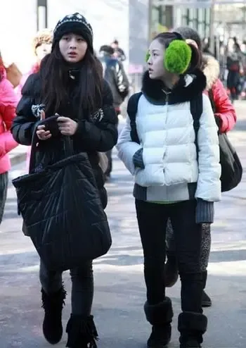 谋女郎周冬雨参加北电艺考