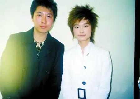 史上最牛劫匪砸窗哥 如此抢银行雷死人不偿命