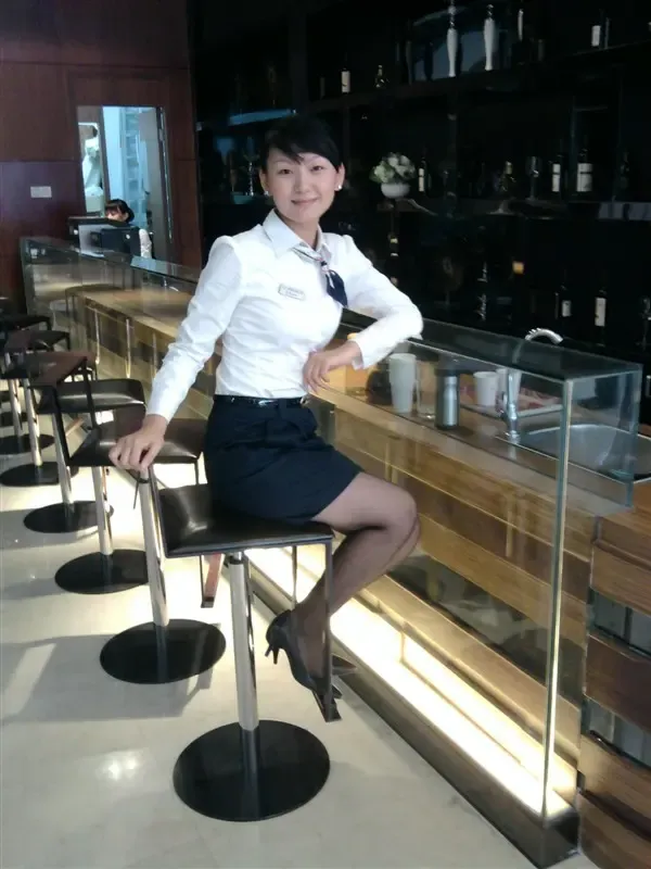 广州最美售楼小姐资料曝光 边看房边看地产佳