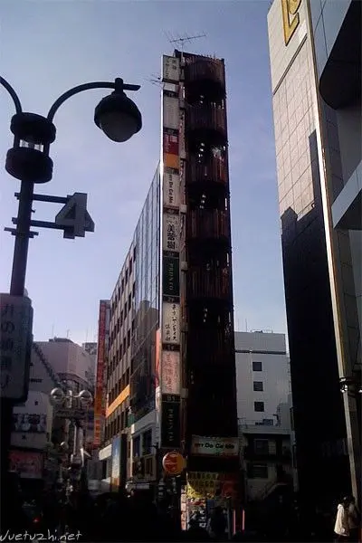 日本人竟然住在这样的房子里
点击图片查看
点击图片查看 日本人竟然住在这样的房子里