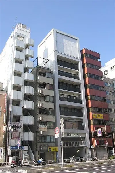 日本人竟然住在这样的房子里
点击图片查看
点击图片查看 日本人竟然住在这样的房子里