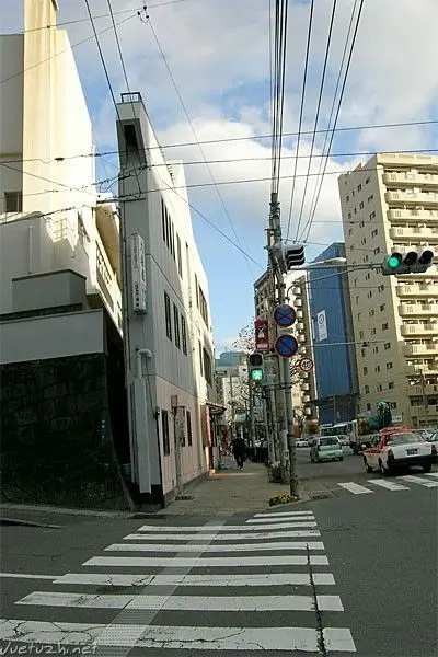 日本人竟然住在这样的房子里
点击图片查看
点击图片查看 日本人竟然住在这样的房子里