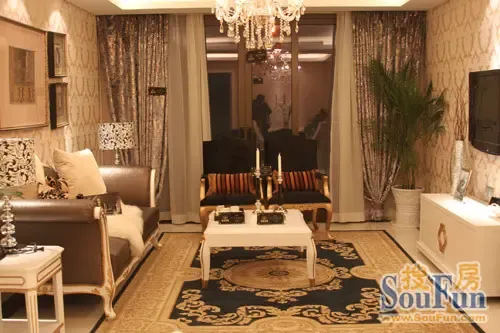 绿地白金汉宫携手93.5音乐台 精装房源火热预