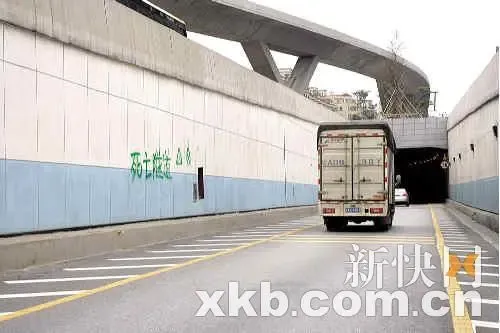 金沙洲惊现死亡隧道+金沙洲业主有赞有弹_房