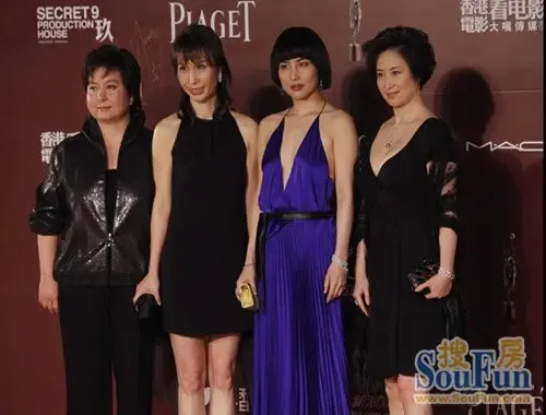 <em>赌王何鸿燊的女儿</em>们