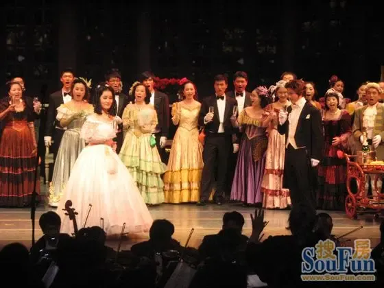 《<em>茶花女</em>》<em>中文</em>版首演轰动厦门 金帝集团助力