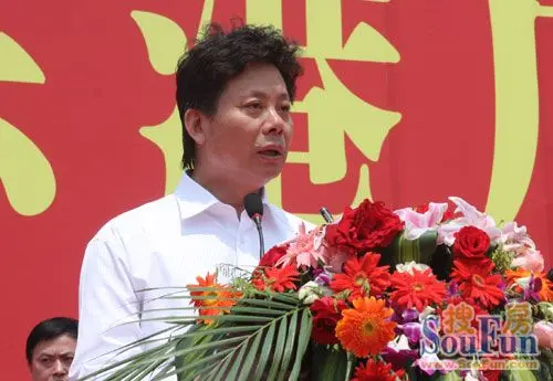 锡山区副区长章建新