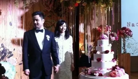 孙燕姿婚纱照大晒幸福