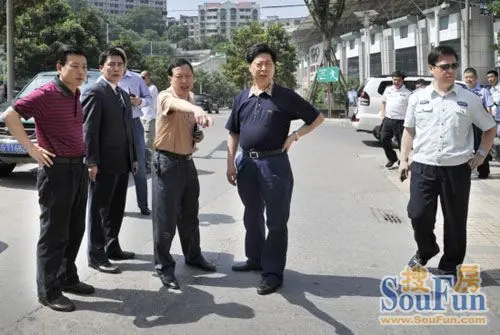 [提要]涪陵区委常委,区政府常务副区长杨中举,区委常委,区政府副区长