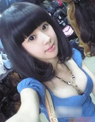 90后非主流校花红人程琳 最新生活照曝光(组图)|