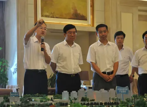 四川省委常委成都市委书记<em>李春城</em>一行视察寿安