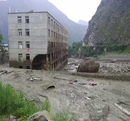 成都现看海奇迹 暴雨下可去武汉北京看海(图)-