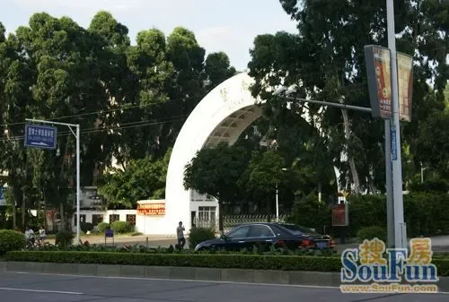 小鱼踩盘公园里 半山大宅 畅享富氧生活-土地资讯-中国土地挂牌网