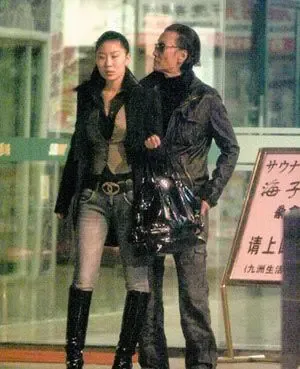 <em>谢贤女友</em>