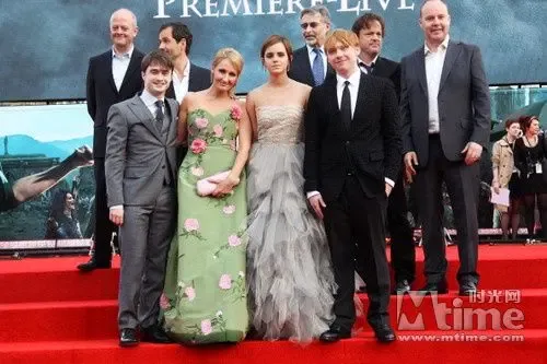 哈利波特7首映 首映主创亮相红毯[图]-土地资讯